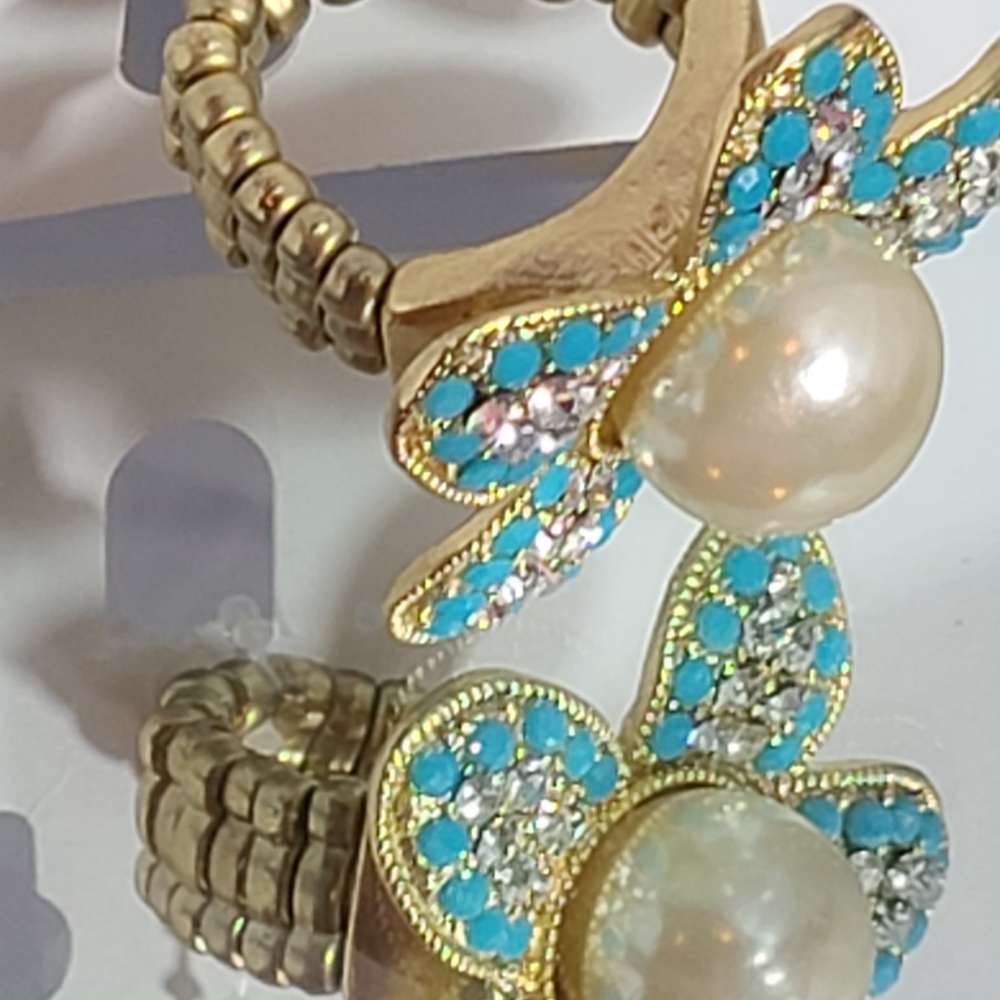 Jillian Michel brand chunky teal flower ring with pearl rhinestone and gold